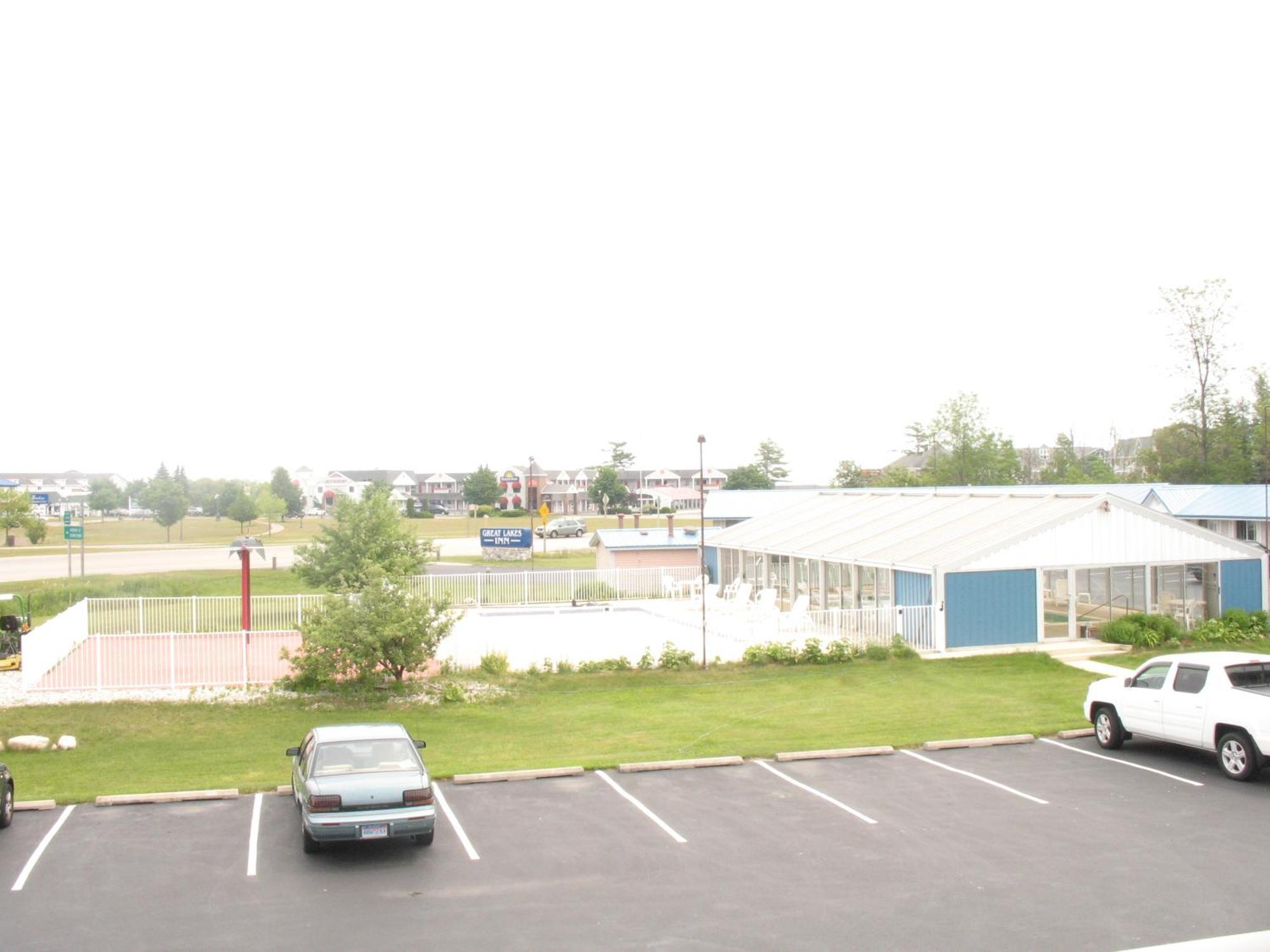 Great Lakes Inn Mackinaw City Exterior foto